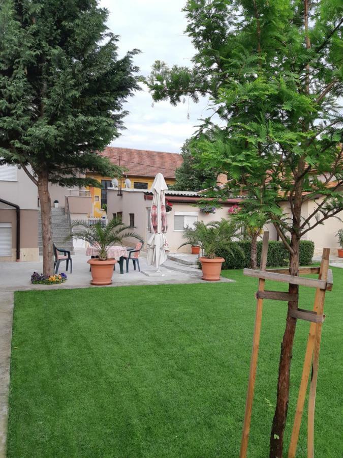 Villa Ros Guest House Svilengrad Exterior foto