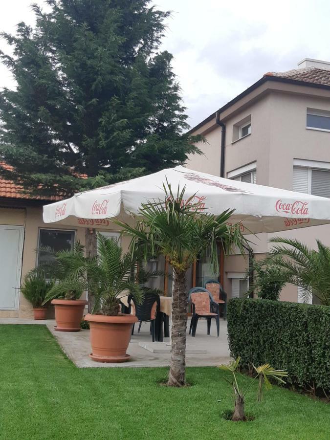 Villa Ros Guest House Svilengrad Exterior foto